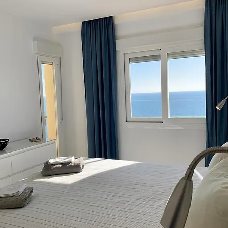 In First Line Of Carvajal Apartamento Fuengirola